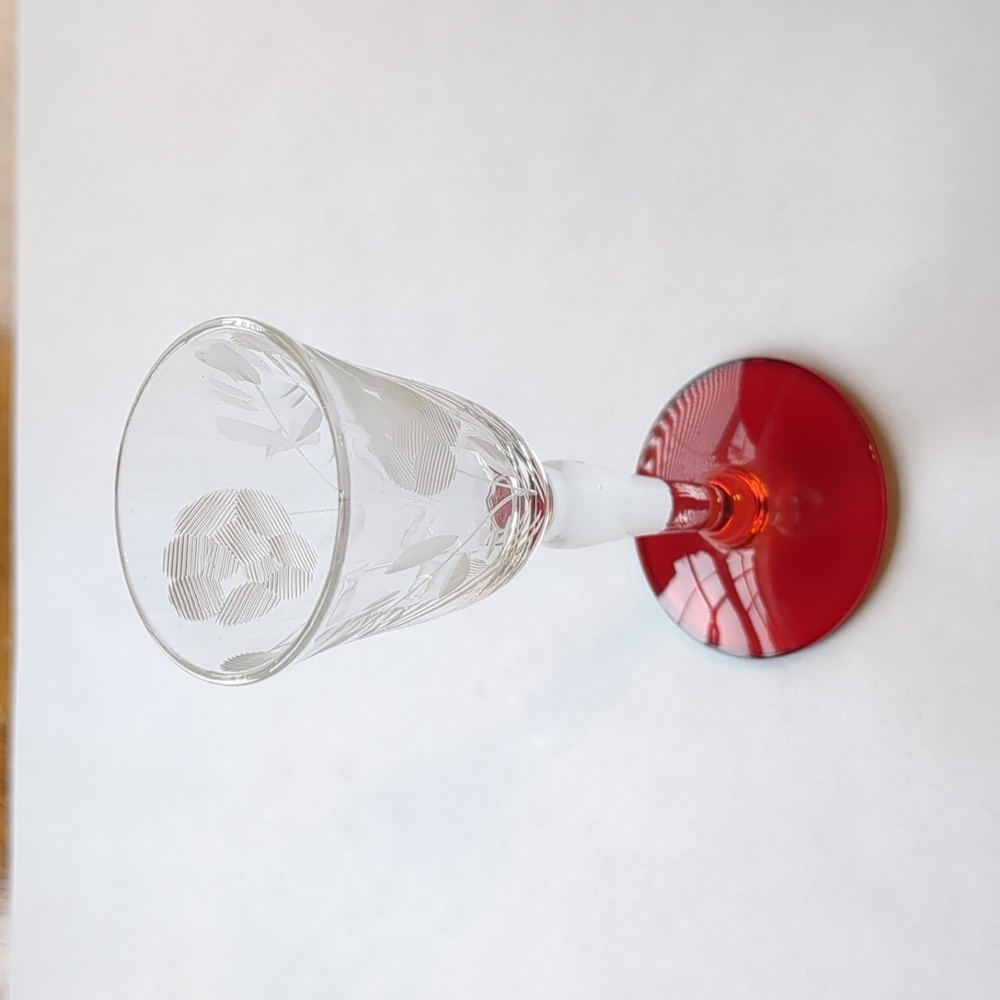 VINTAGE ETCHED FLOWER CORGIAL GLASS